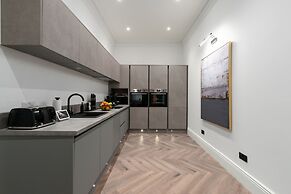 Luxury Georgian City Retreat - Hot Tub - Patio