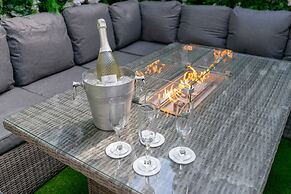 Luxury Georgian City Retreat - Hot Tub - Patio