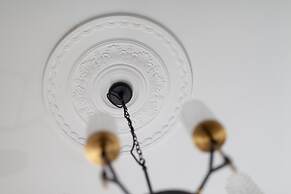 Luxury Georgian City Retreat - Hot Tub - Patio