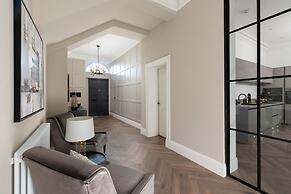 Luxury Georgian City Retreat - Hot Tub - Patio