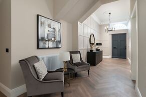 Luxury Georgian City Retreat - Hot Tub - Patio