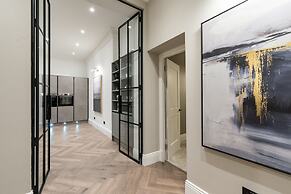 Luxury Georgian City Retreat - Hot Tub - Patio