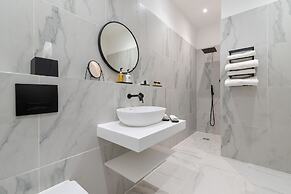 Luxury Georgian City Retreat - Hot Tub - Patio