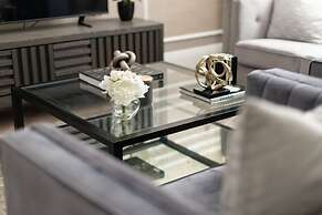 Luxury Georgian City Retreat - Hot Tub - Patio