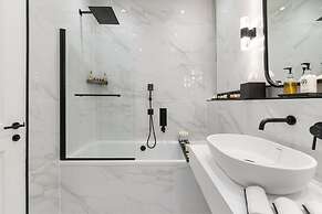 Luxury Georgian City Retreat - Hot Tub - Patio