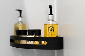 Luxury Georgian City Retreat - Hot Tub - Patio