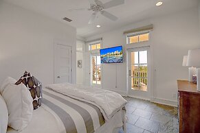 Hook, Wine & Sinker 133 SE