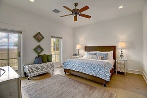 Hook, Wine & Sinker 133 SE