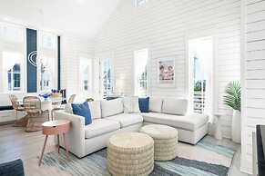 The Violet Palm 220 LAU