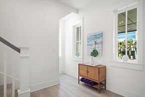 The Violet Palm 220 LAU