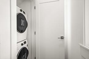 The Violet Palm 220 LAU