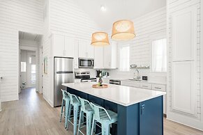 The Violet Palm 220 LAU