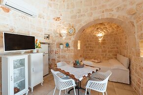 Trullo Mil With Private Pool by Apuliarentals