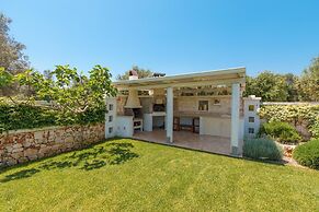 Fantastic Trulli Olea With Pool Garden