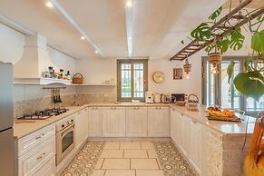 Fantastic Trulli Olea With Pool Garden