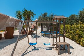 Fantastic Trulli Olea With Pool Garden