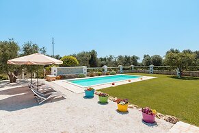 Fantastic Trulli Olea With Pool Garden