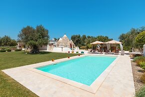Fantastic Trulli Olea With Pool Garden