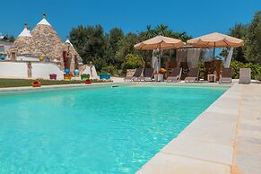 Fantastic Trulli Olea With Pool Garden