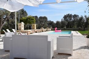 Fantastic Trulli Olea With Pool Garden