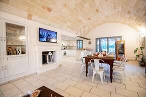 Fantastic Trulli Olea With Pool Garden