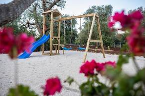 Fantastic Trulli Olea With Pool Garden