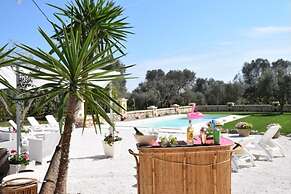 Fantastic Trulli Olea With Pool Garden