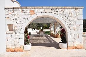 Fantastic Trulli Olea With Pool Garden