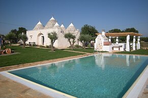 Luxury Trulli Terrarossa With Pool