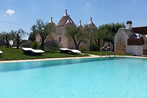 Luxury Trulli Terrarossa With Pool
