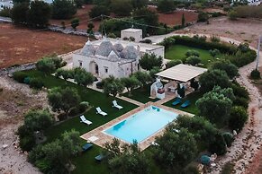 Luxury Trulli Terrarossa With Pool
