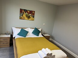 SS- Penthouse Lux Suite