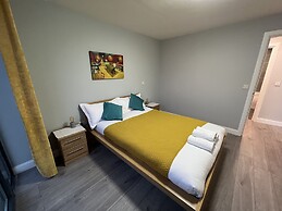 SS- Penthouse Lux Suite