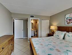 Ocean & Racquet by Distinctive Beach Rentals