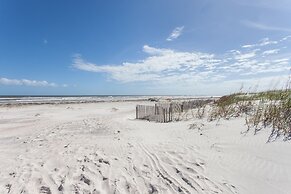 Ocean & Racquet by Distinctive Beach Rentals