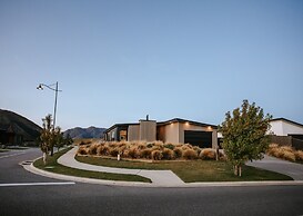 Bull Ridge Retreat - Sleeps 8 - Hot Tub