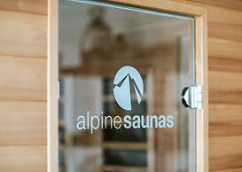 Bull Ridge Retreat - Sleeps 8 - Hot Tub