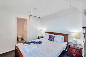 Spacious 2BR CBD Apartment Balcony