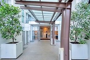 Spacious 2BR CBD Apartment Balcony