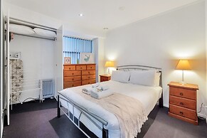 Spacious 2BR CBD Apartment Balcony