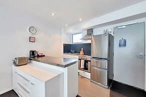 Spacious 2BR CBD Apartment Balcony
