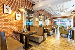 Dream International Hotel