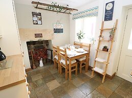 Robin Cottage - 2 The Meadows