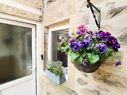 Robin Cottage - 2 The Meadows