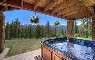 Rounds Retreat 4 Bedroom Home by RedAwning