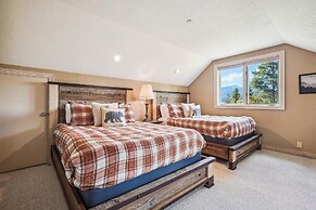 Rounds Retreat 4 Bedroom Home by RedAwning