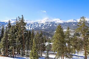 Rounds Retreat 4 Bedroom Home by RedAwning