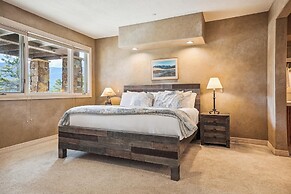 Rounds Retreat 4 Bedroom Home by RedAwning