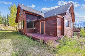 Rounds Retreat 4 Bedroom Home by RedAwning