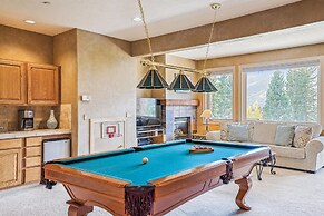 Rounds Retreat 4 Bedroom Home by RedAwning